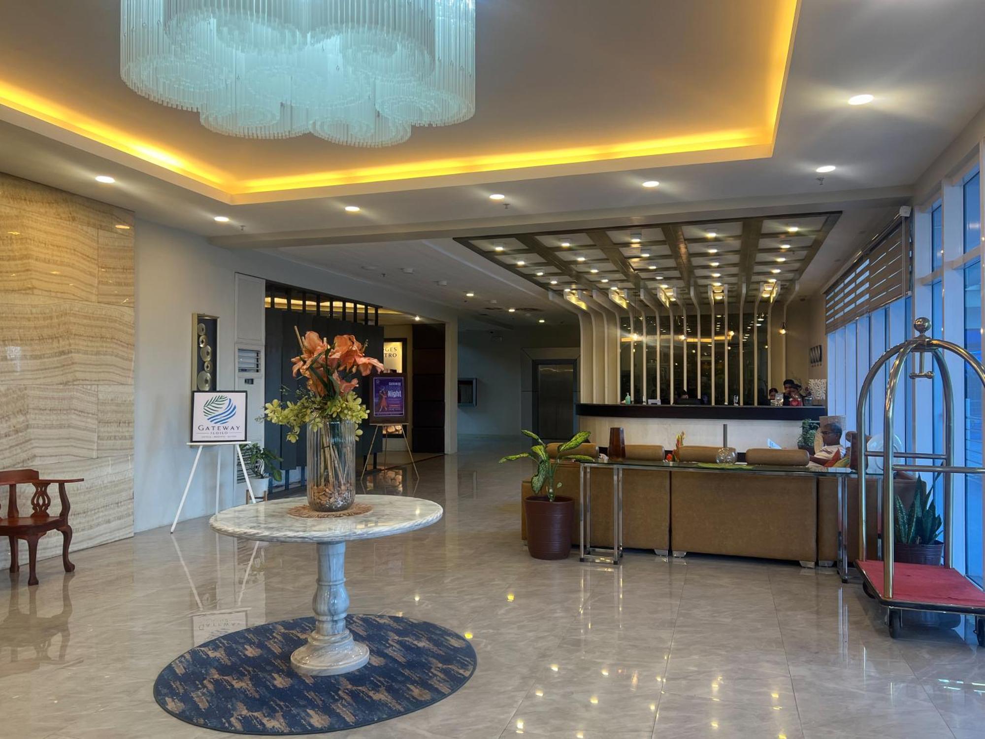 Iloilo Gateway Hotel And Suites Pavia Экстерьер фото