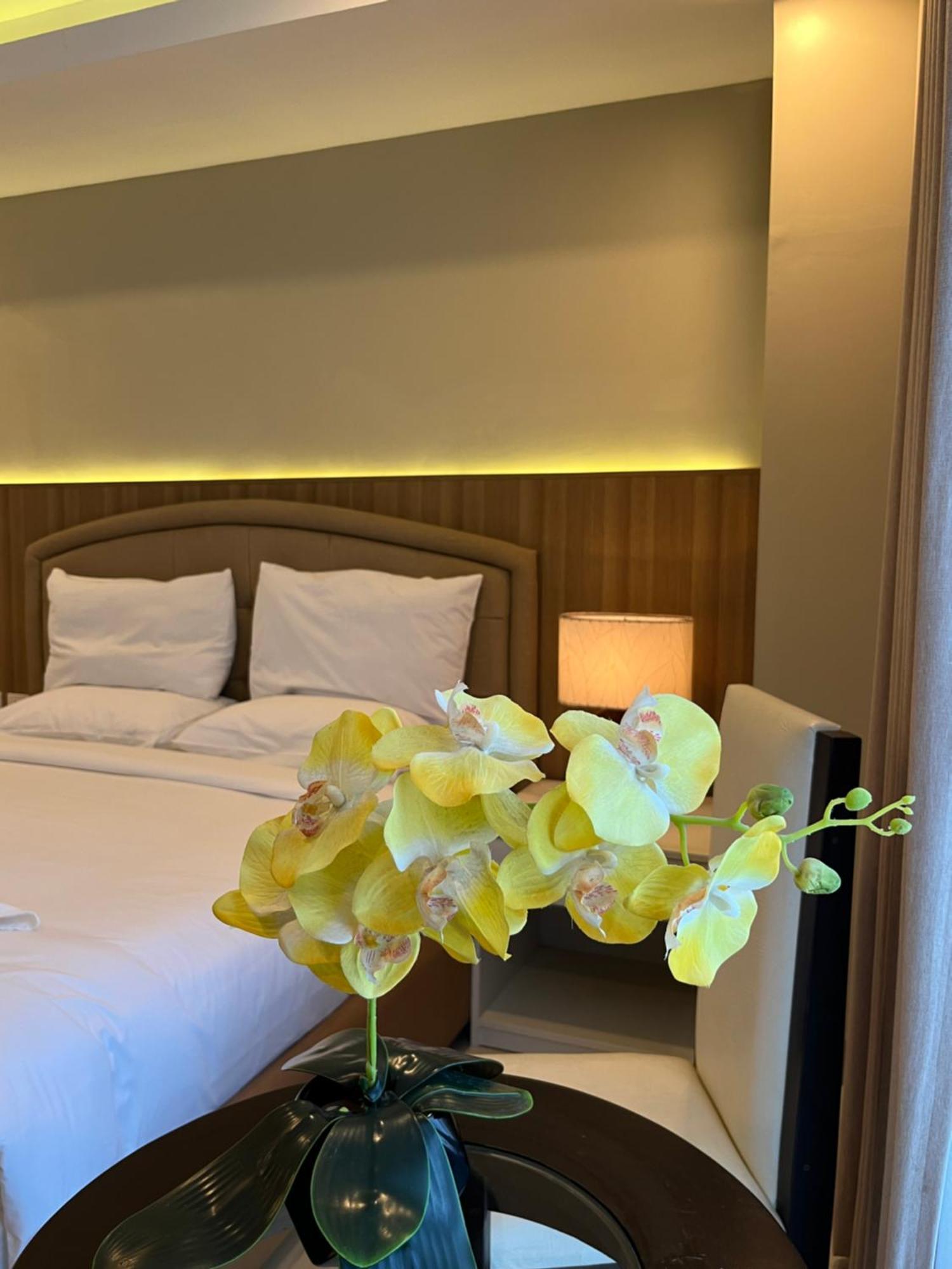 Iloilo Gateway Hotel And Suites Pavia Экстерьер фото
